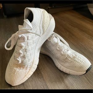 Men’s Under Armour tennis shoes